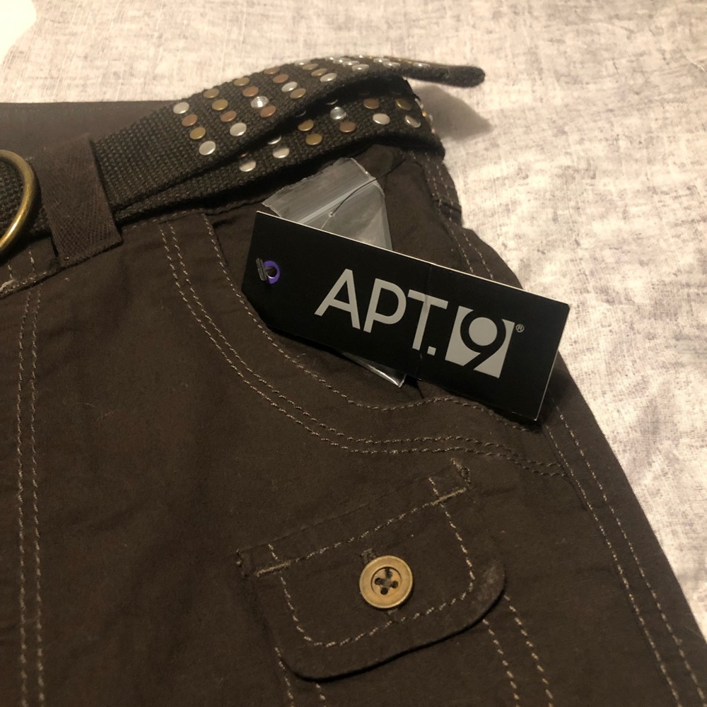 Apt 9 size 10 Petite Brown capri